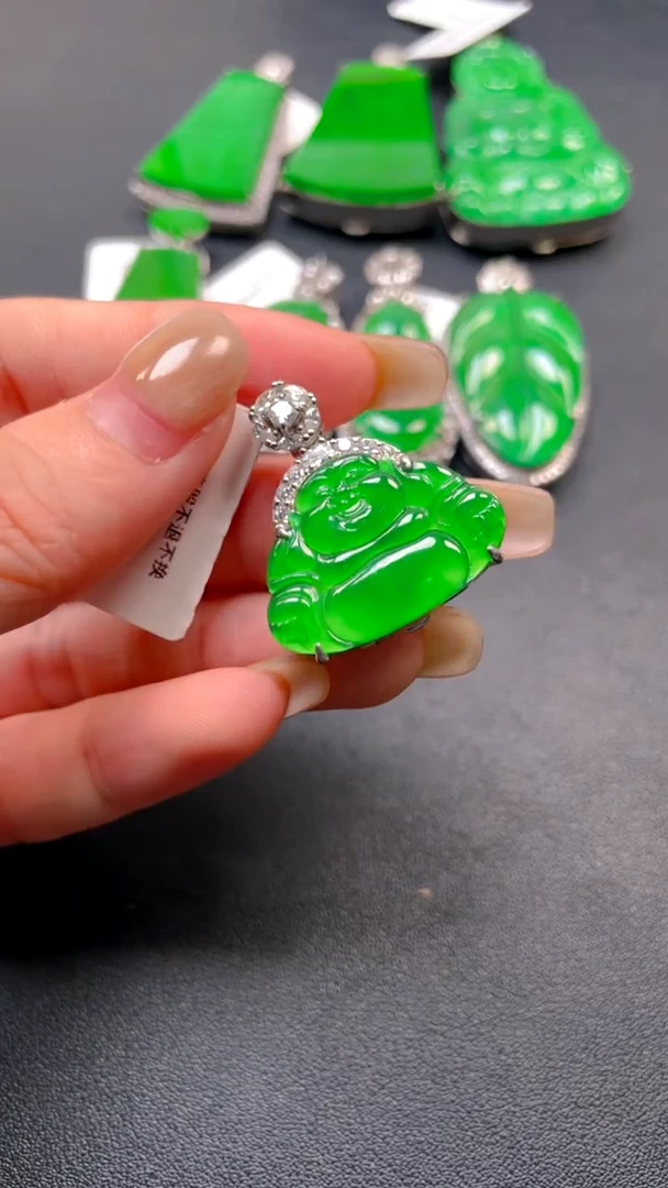 颈饰银S925镶嵌翡翠吊坠