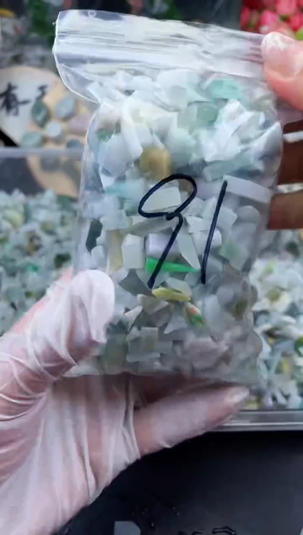【闪购商品】翡翠颈饰未镶嵌天然翡翠迷你号500克91