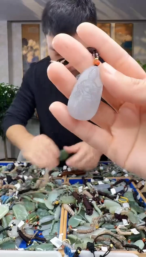 未镶嵌和田玉挂件拍一发一