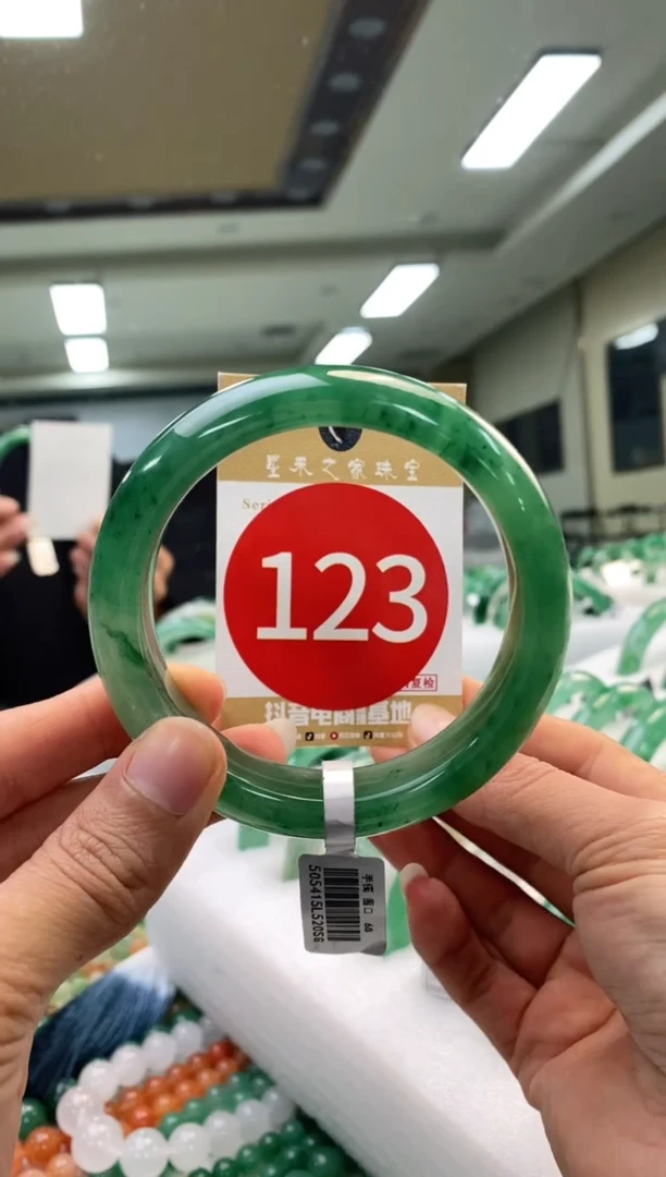 未镶嵌手镯石英质玉岚?60+123