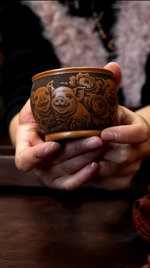 茶壶紫砂黄金段刻绘猪猪侠杯