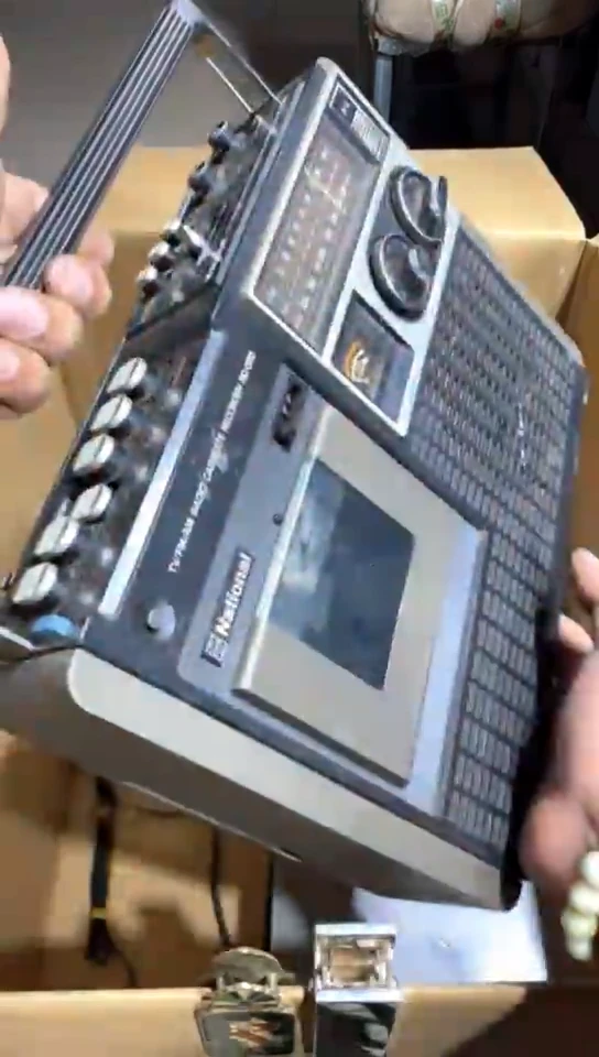 8新中古商品，瑕疵品，不保好坏。591