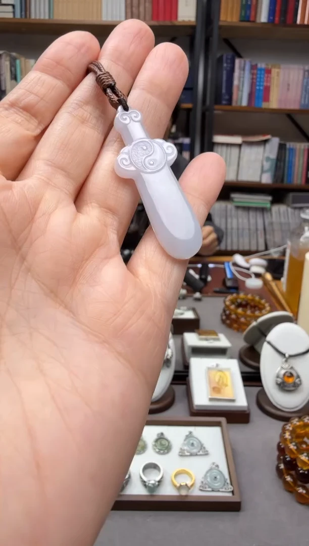 颈饰未镶嵌翡翠仿古剑2
