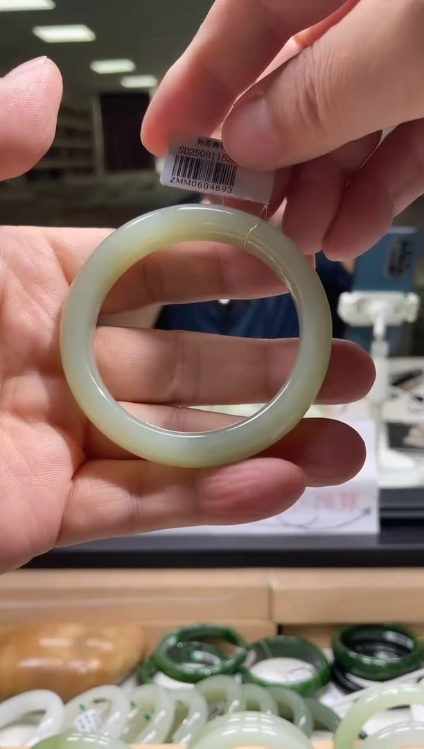 未镶嵌手镯和田玉53-54圈口 4693