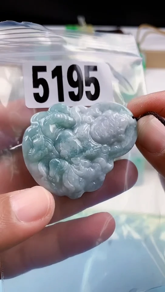 【闪购商品】翡翠挂件未镶嵌天然翡翠吊坠挂件