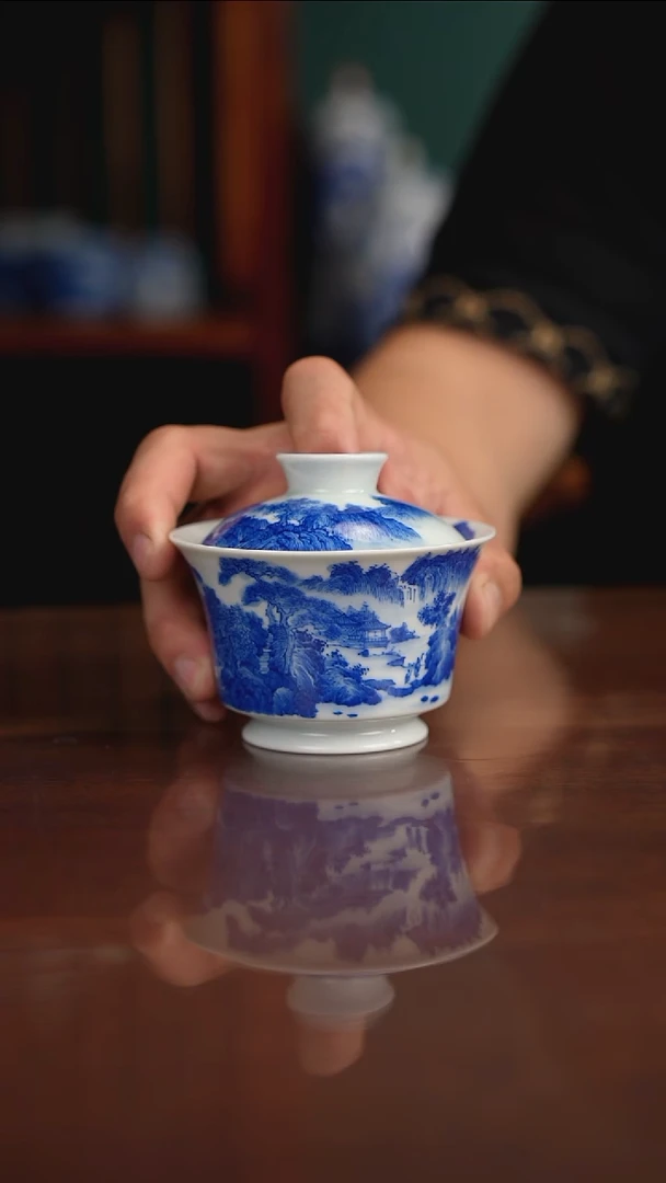 晓月窑青花山水盖碗