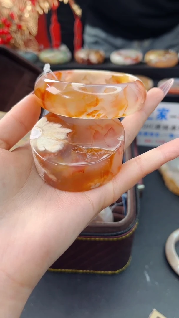 【闪购商品】石英质玉手镯未镶嵌赠送镯心（58圈口）