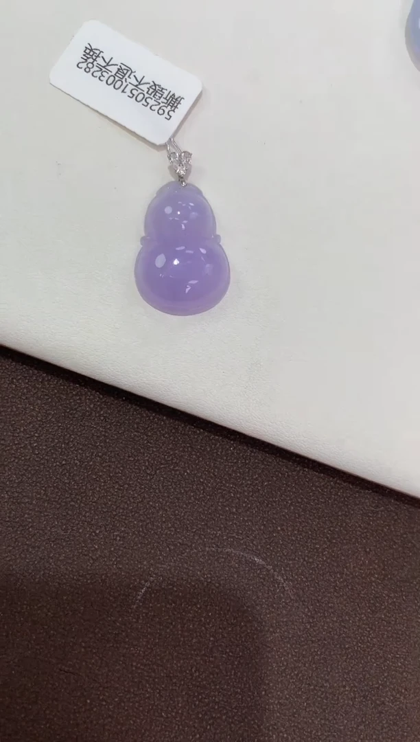 翡翠18K金镶嵌颈饰天然缅甸a货翡翠