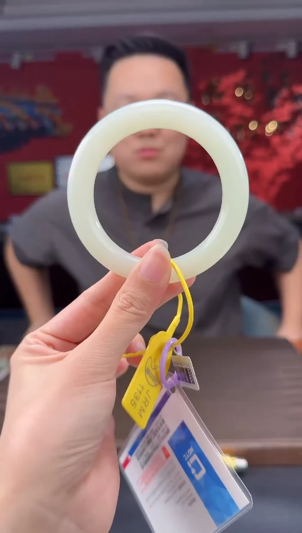 颈饰未镶嵌和田玉白玉胖圆条手镯57+