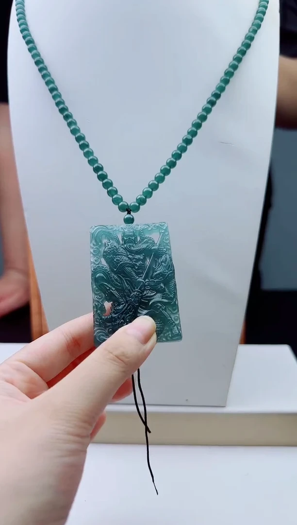 颈饰未镶嵌翡翠多样性发其一