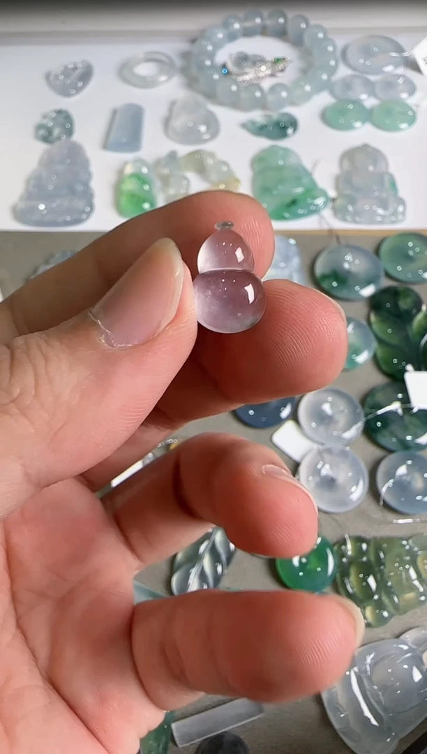 吊坠(不含链)未镶嵌翡翠.