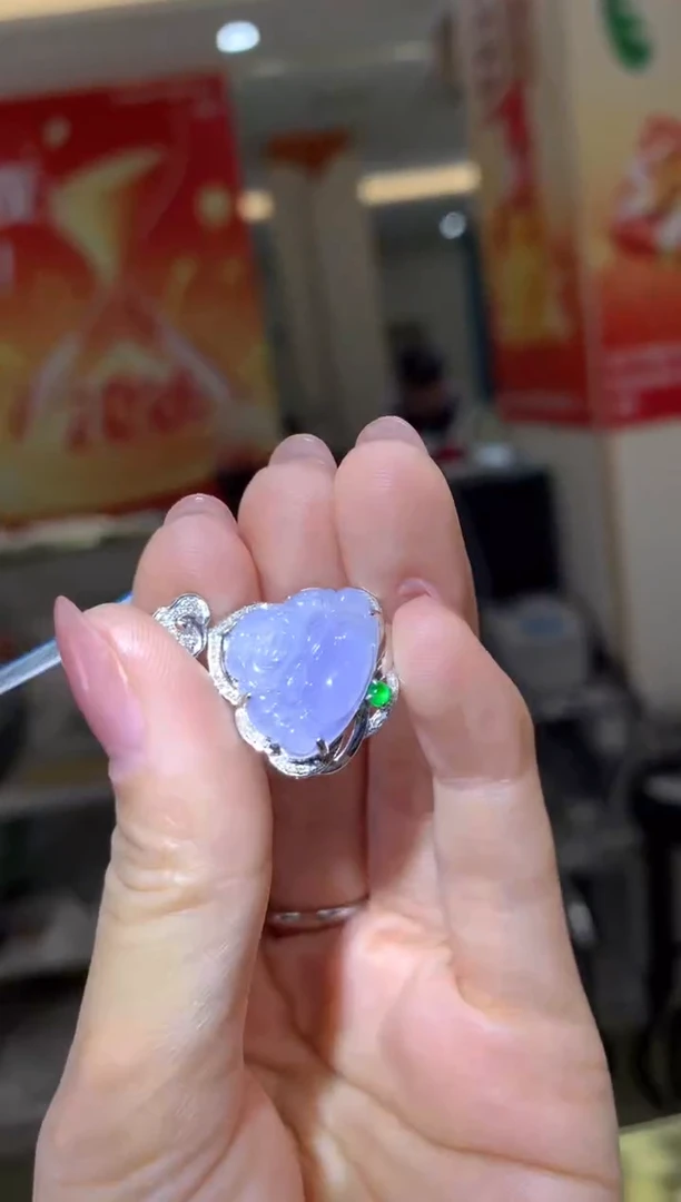 颈饰18K金镶嵌翡翠|不退不换