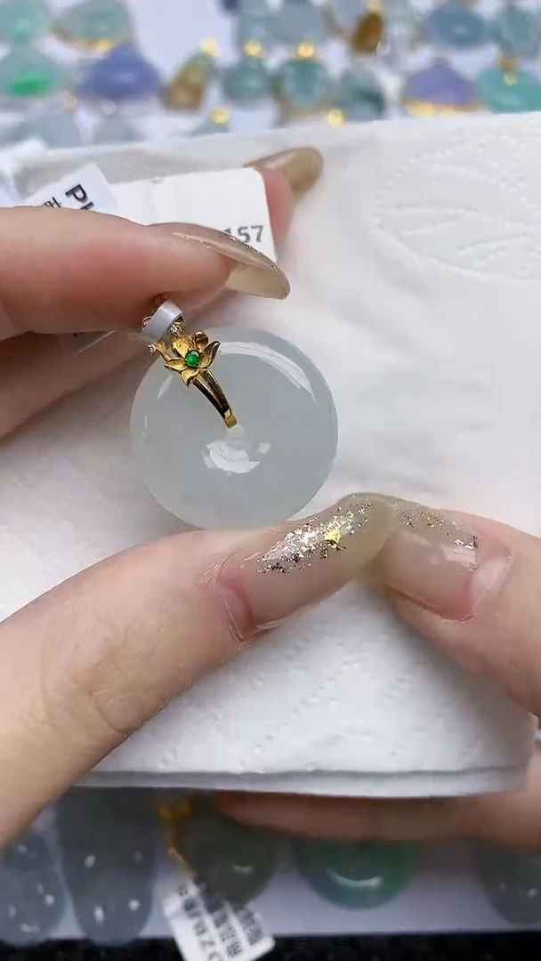 【闪购商品】翡翠颈饰18K金镶嵌天然A货翡翠 24