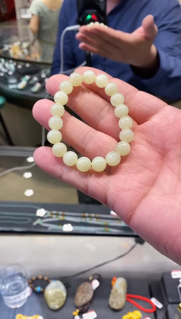 和田玉未镶嵌颈饰假一罚十 七天无理由