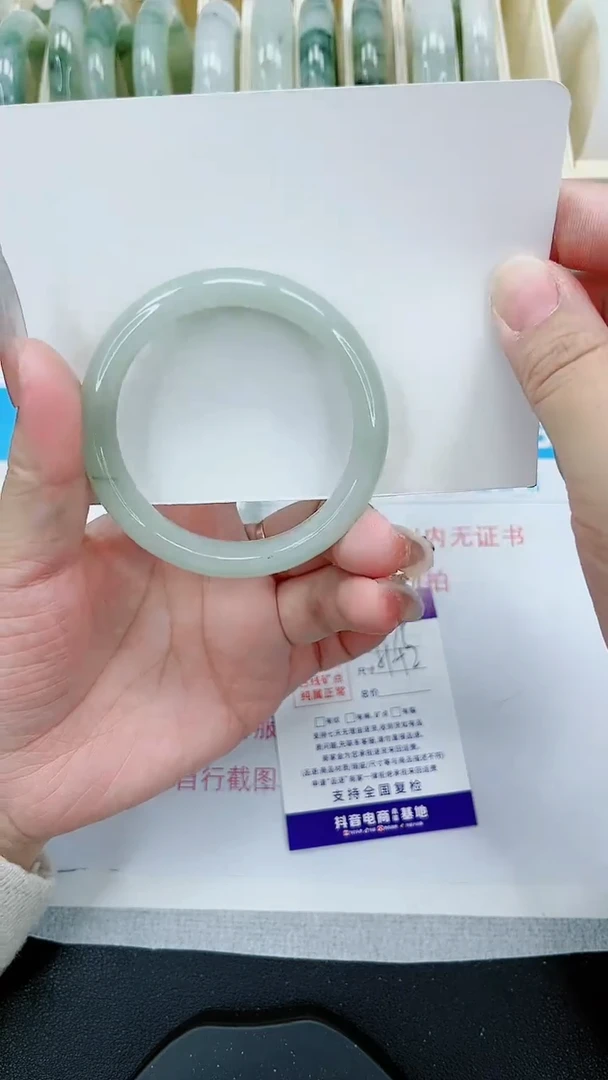 【闪购商品】石英质玉手镯未镶嵌175号/51-52圈