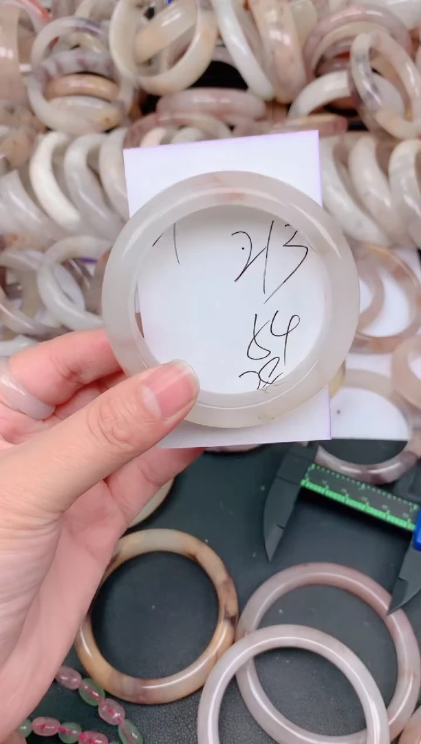 未镶嵌手镯石英质玉213
