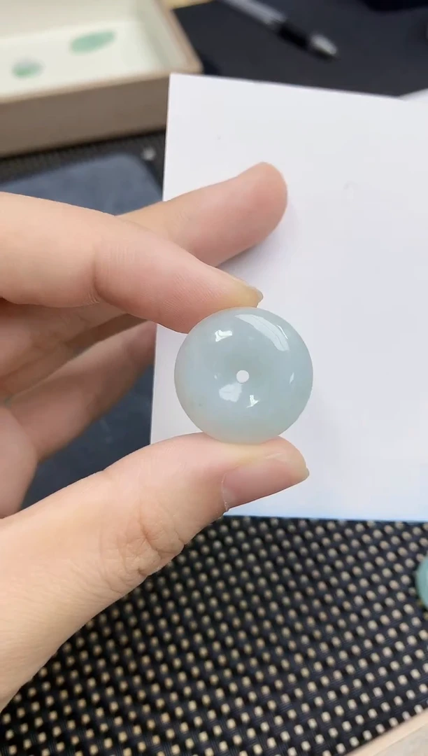 翡翠未镶嵌颈饰天然缅甸A货翡翠