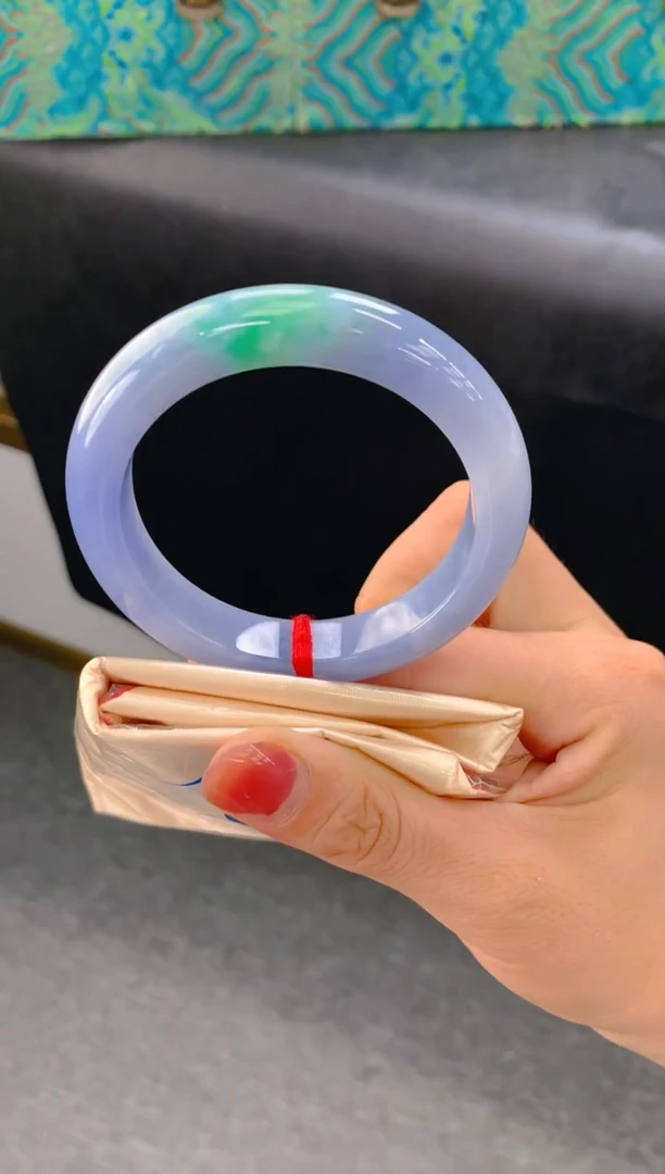 翡翠手镯未镶嵌42-翡翠手镯拆单2万总价9.8万