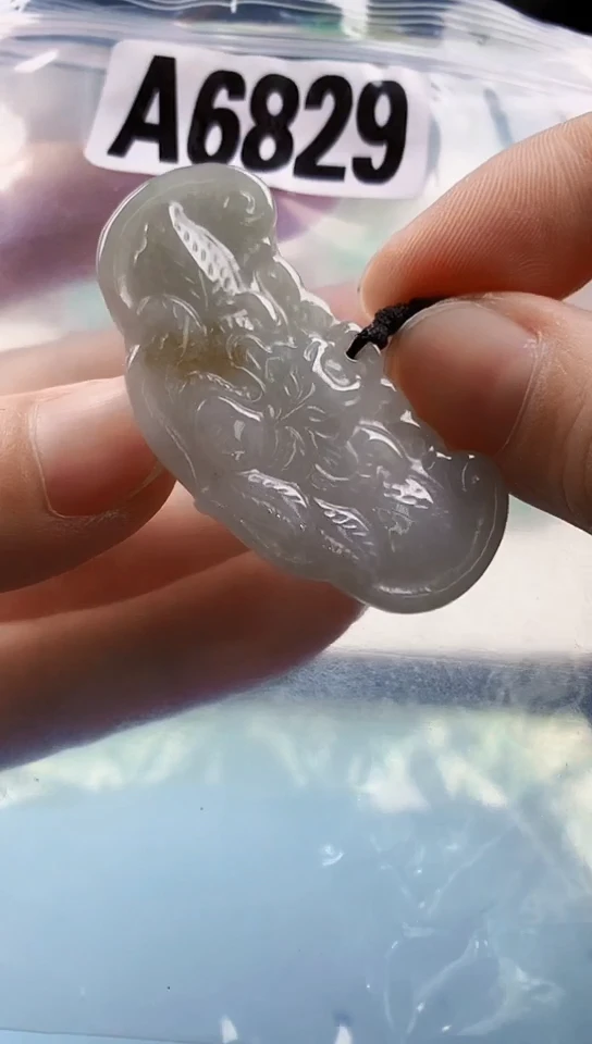 翡翠未镶嵌颈饰天然翡翠吊坠挂件