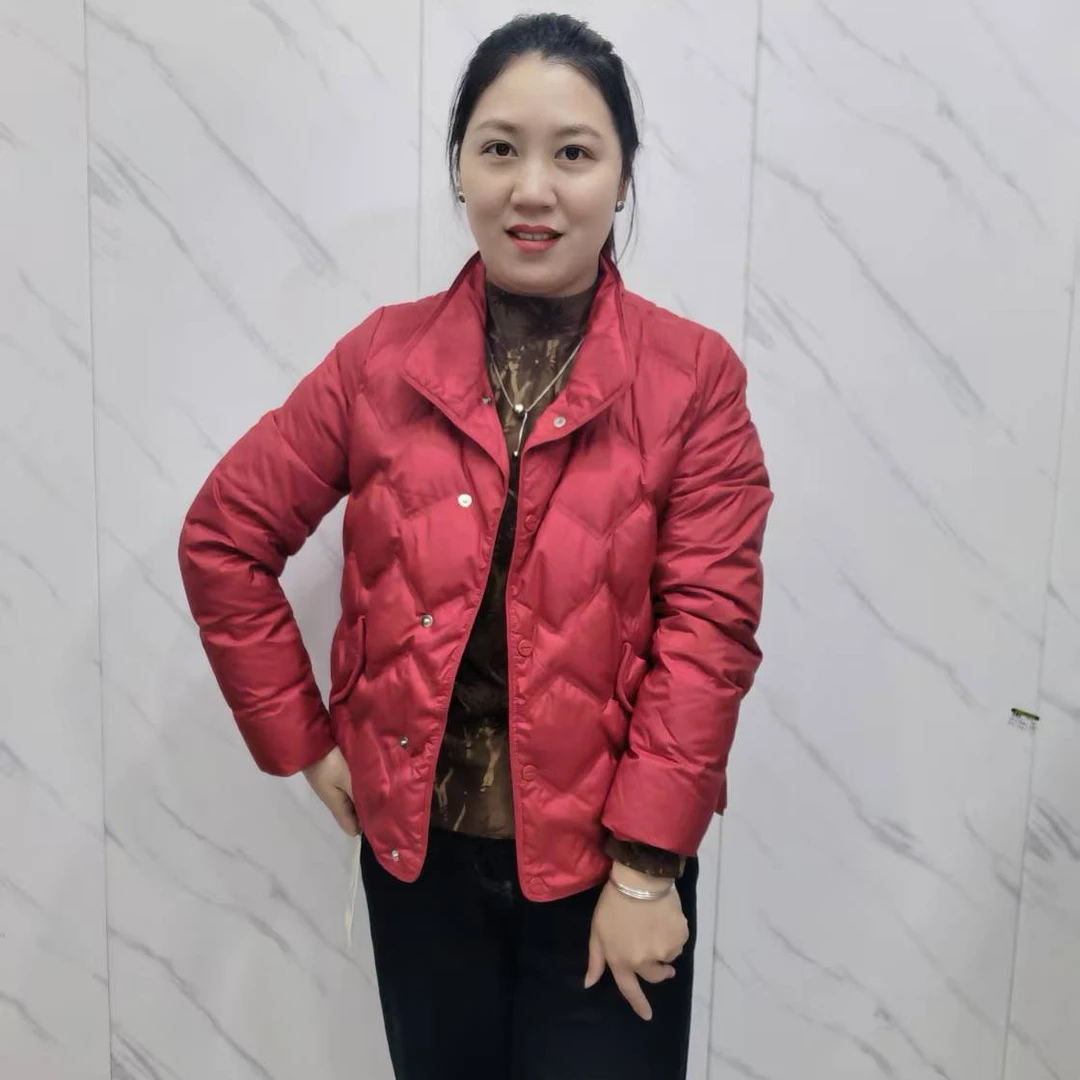 新款时尚洋气百搭短款羽绒服0202