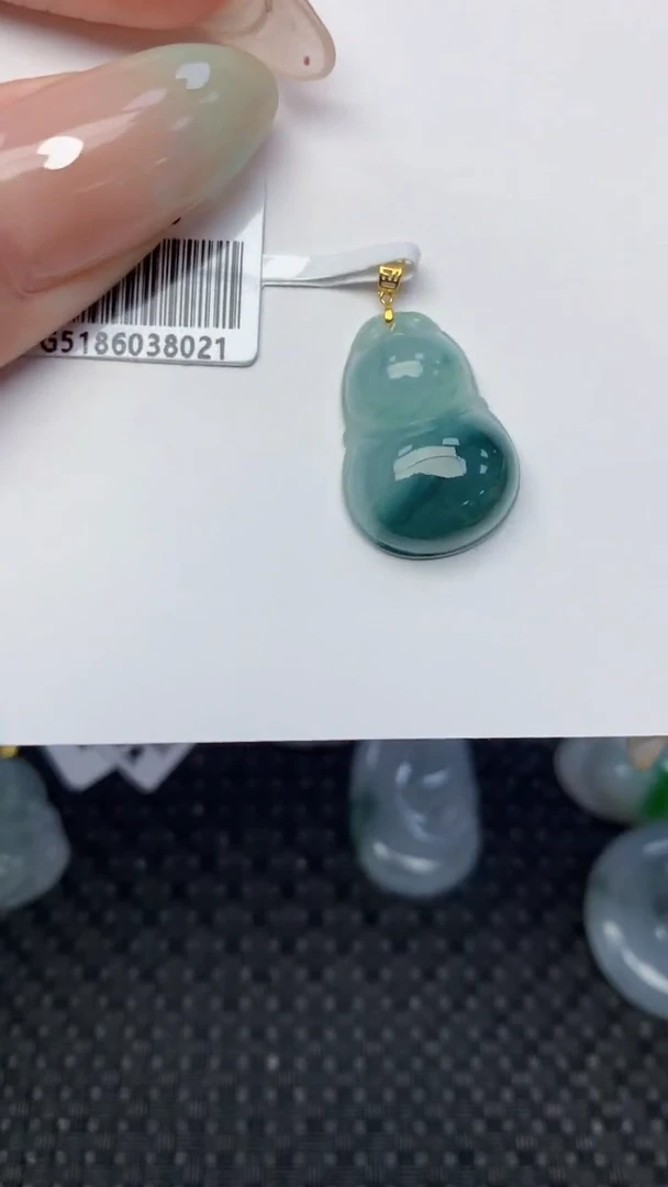 翡翠18K金镶嵌颈饰天然翡翠a货