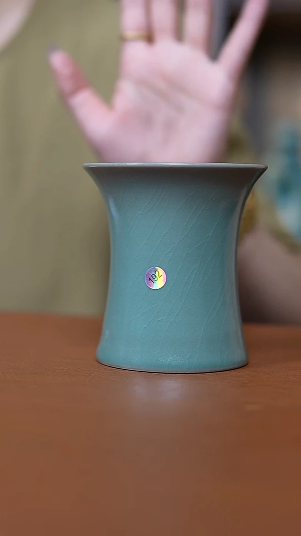 杯仿古翡翠绿釉束腰杯
