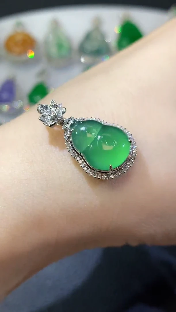 翡翠18K金镶嵌吊坠(不含链)A38