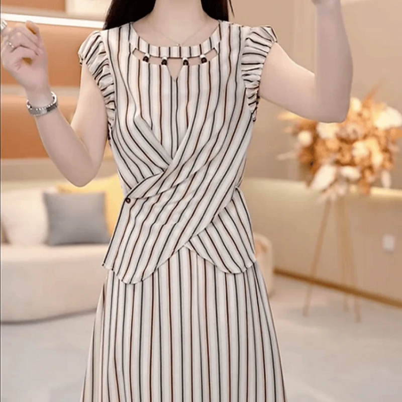 765【上衣+半身裙】2025夏季新款时尚优雅气质条纹减龄休闲两件套