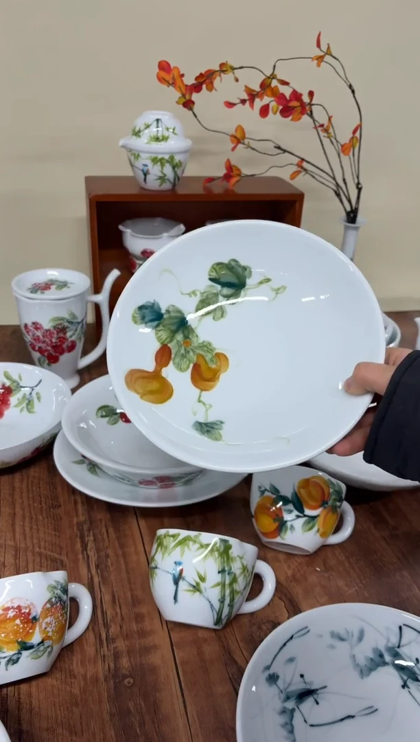 景德镇手绘釉中彩（食品级）圆深盘