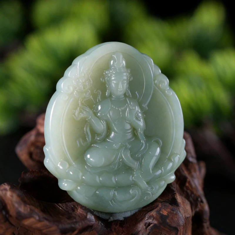 lot57 和田玉持莲观音牌/QG51222-184586 保利山东