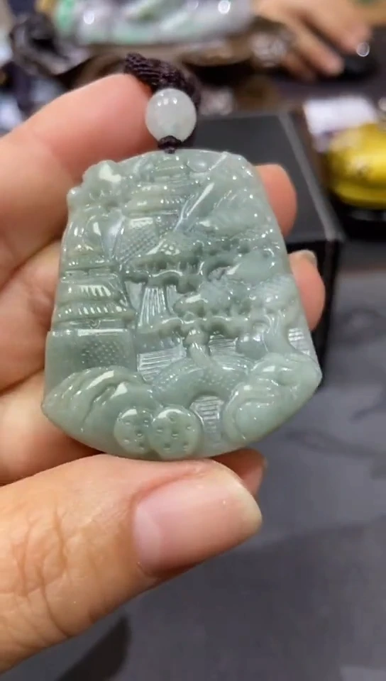 翡翠未镶嵌颈饰张*胖吊坠