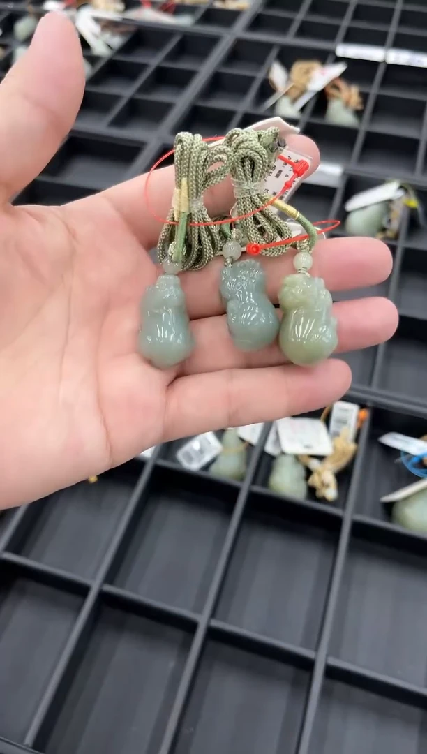 吊坠(不含链)未镶嵌和田玉吐拉牧场 貔貅 多样性发一