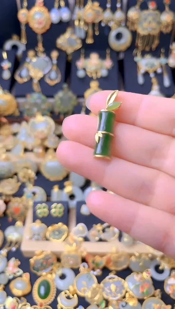 颈饰银S925镀金镶嵌和田玉碧玉竹节吊坠