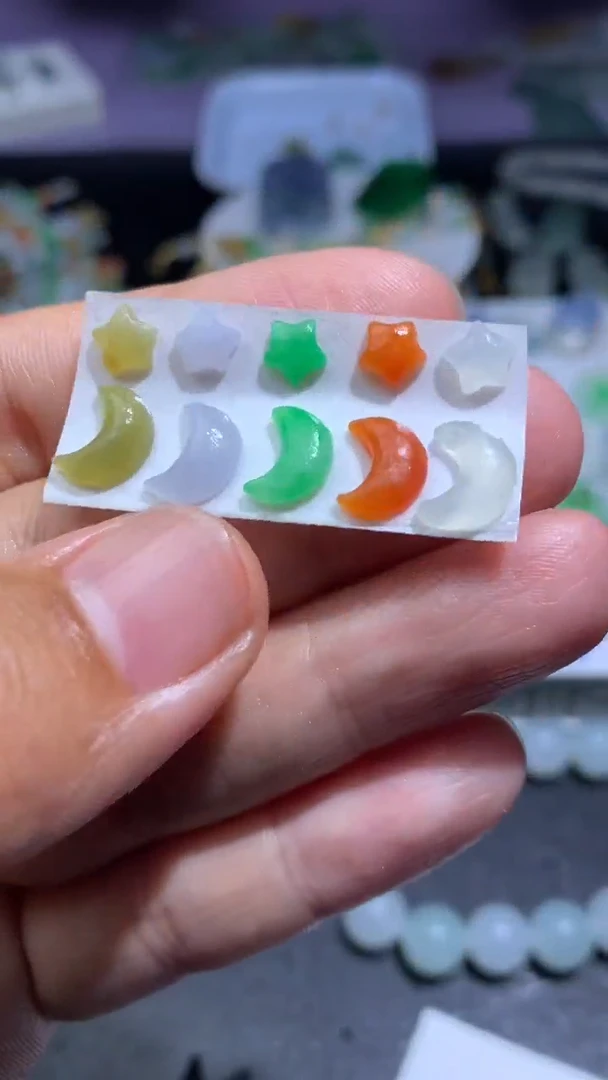 未镶嵌定制翡翠毛货