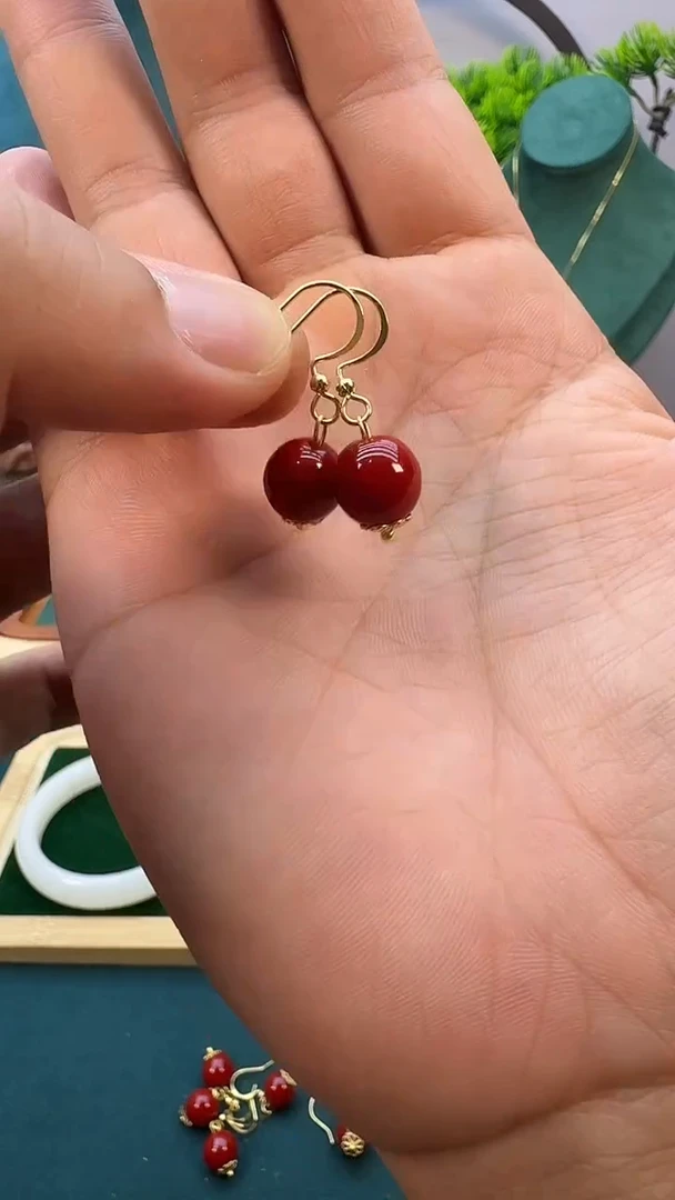 玛瑙/玉髓耳钉14K金镶嵌E161