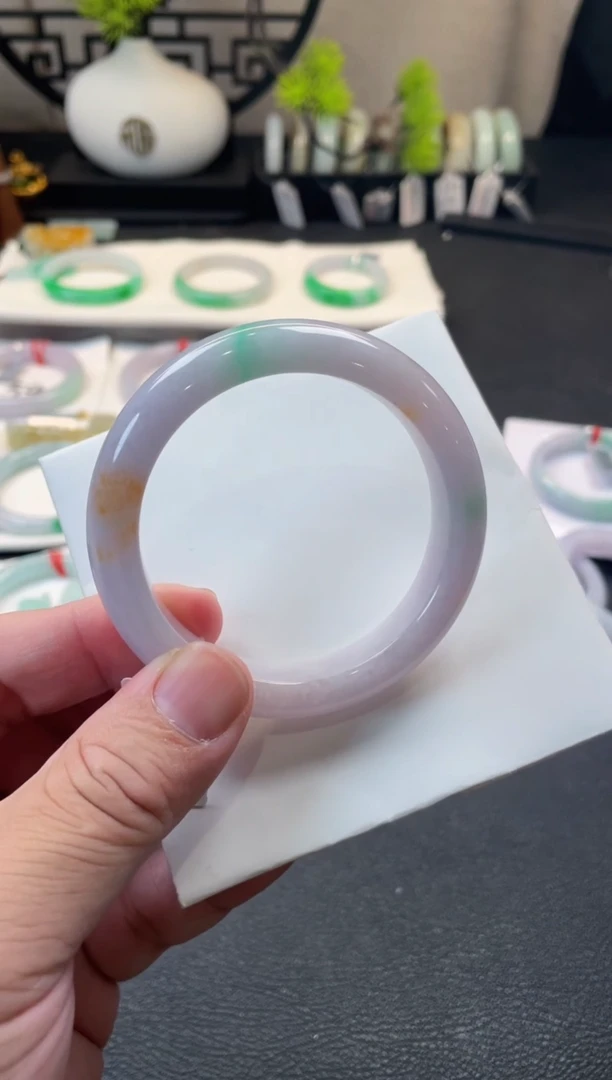 翡翠手镯未镶嵌55.5正圈 有纹