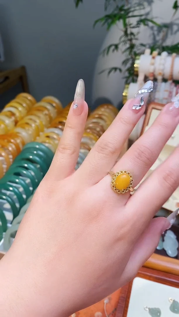 未镶嵌蜜蜡戒指蜜蜡