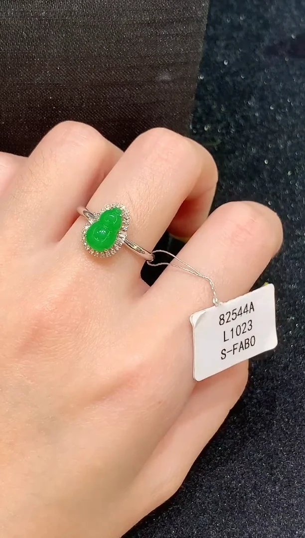 18K金镶嵌戒指翡翠L1023多样性发其一