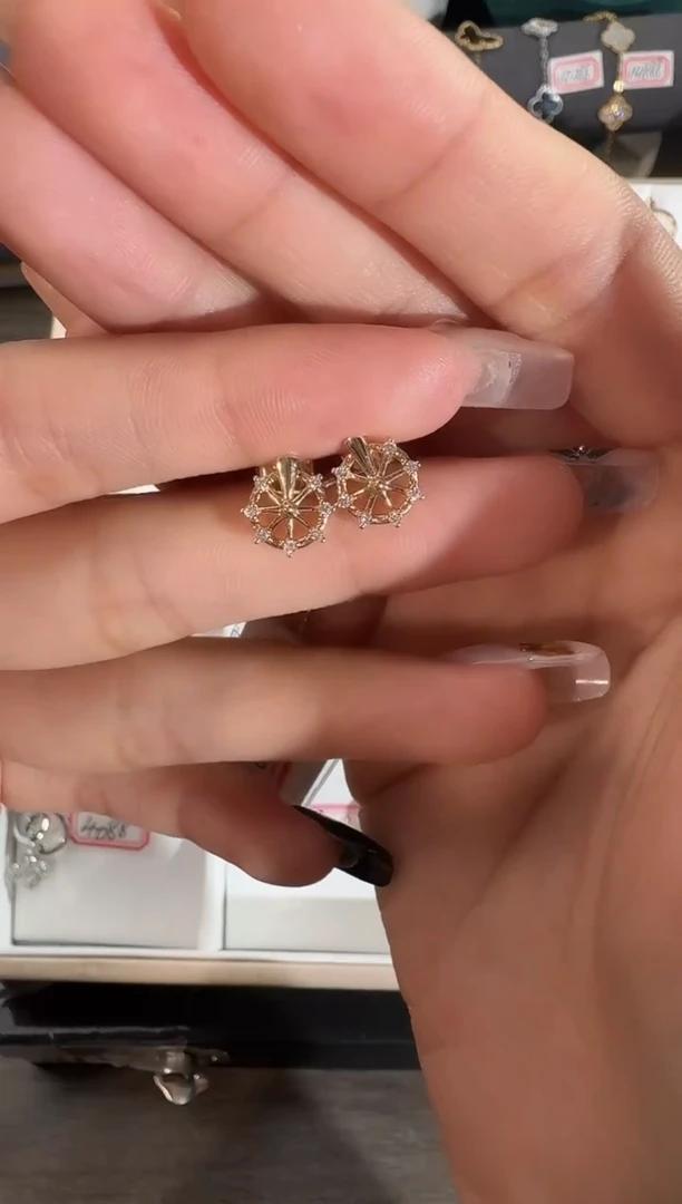 18K金镶嵌耳饰钻石1.52g