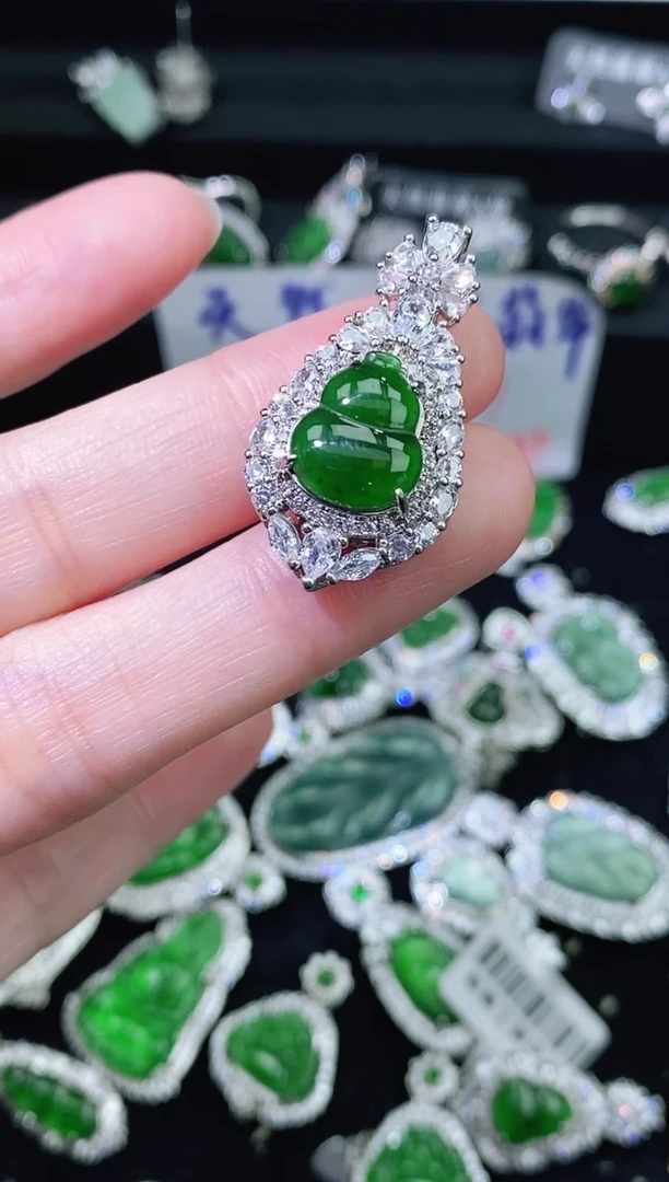【闪购商品】翡翠未镶嵌颈饰精美翡翠-多样性只发一件H423