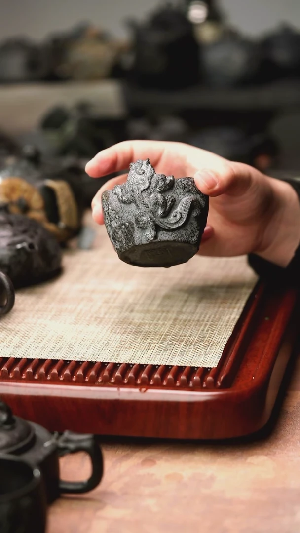 柯荣盛老师作品冰碛岩重工雕刻貔貅杯