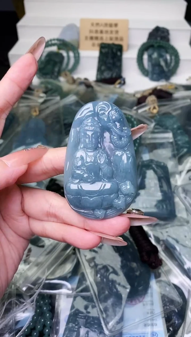 颈饰未镶嵌翡翠