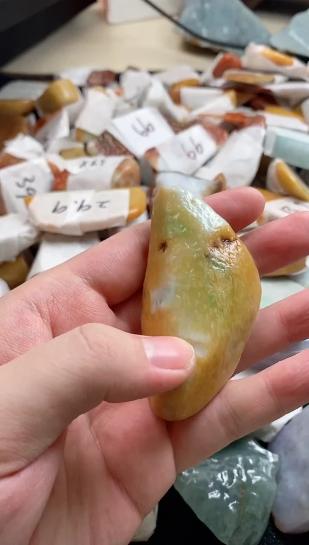 翡翠裸石翡翠挂件裸石