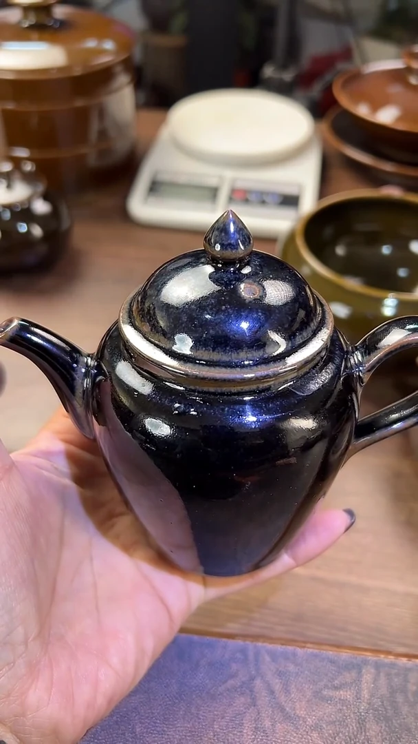 原矿黑釉色的泡茶壶300cc