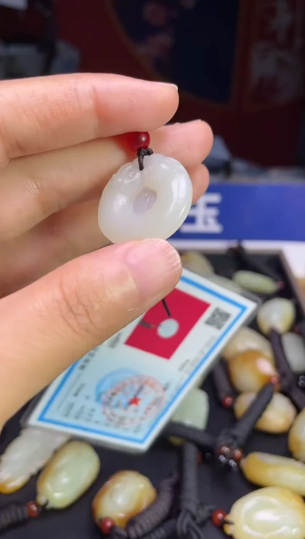 颈饰未镶嵌和田玉3