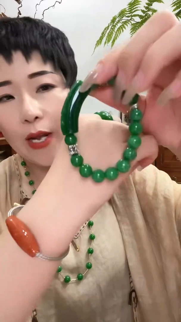 翡翠未镶嵌颈饰580