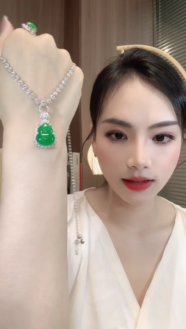 翡翠18K金镶嵌吊坠(不含链)A71