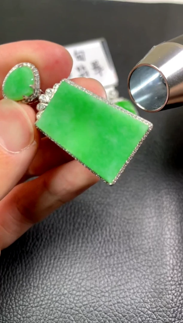 【闪购商品】翡翠吊坠(不含链)银S925镶嵌吊坠