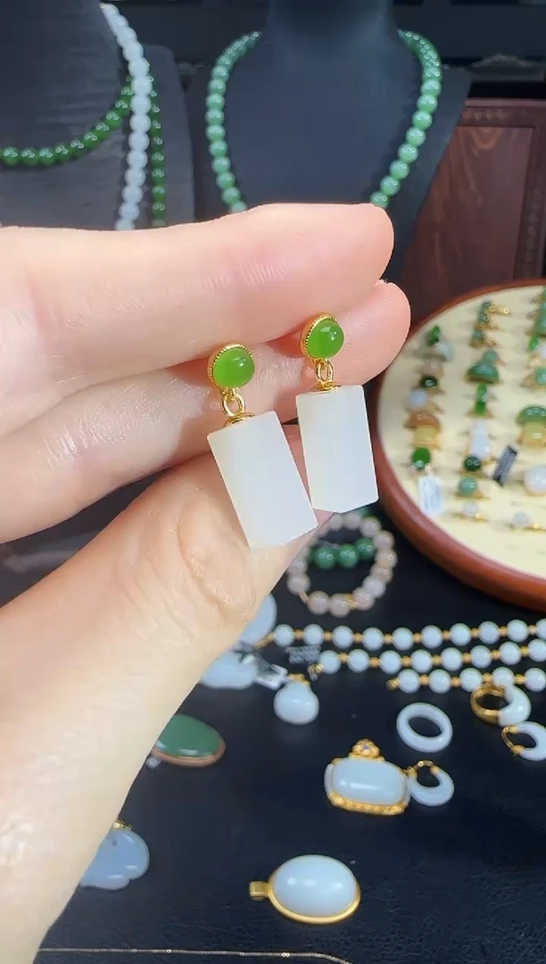 和田玉银S925镶嵌耳饰1