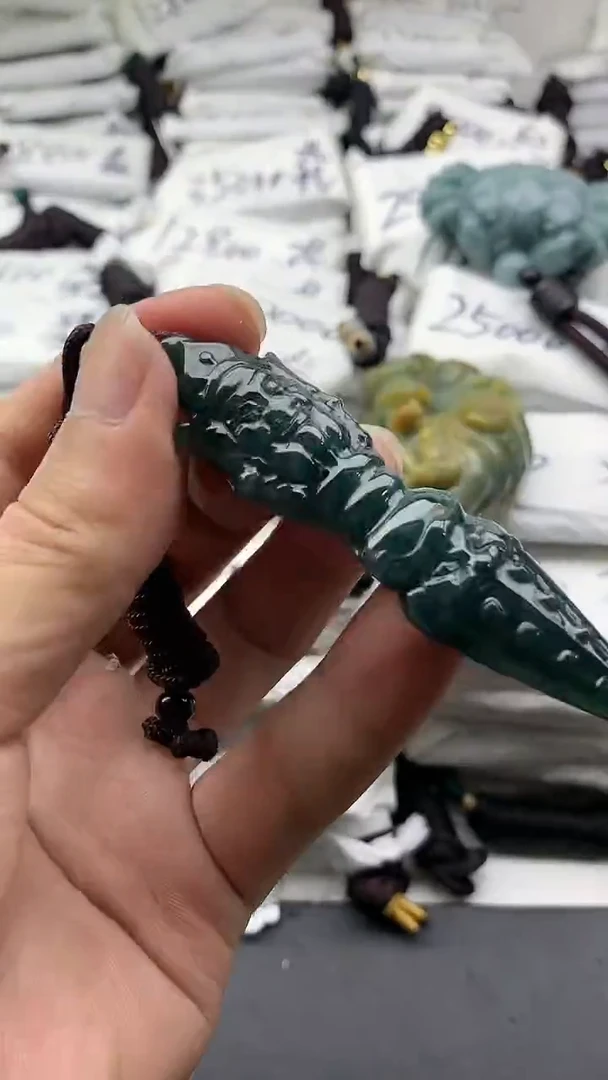 【闪购商品】翡翠颈饰未镶嵌555555555555